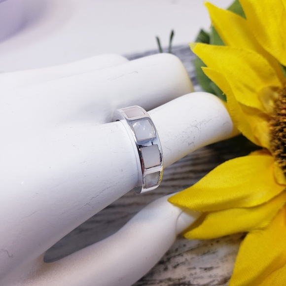 New - 925 Sterling Silver 5 Bar Mother of Pearl Ring Size 8 - Picture 6 of 6